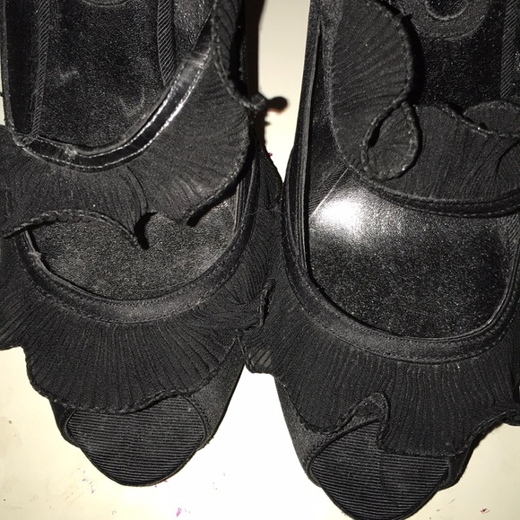 Charles by Charles David Black peep toe heels - Picture 2 of 5